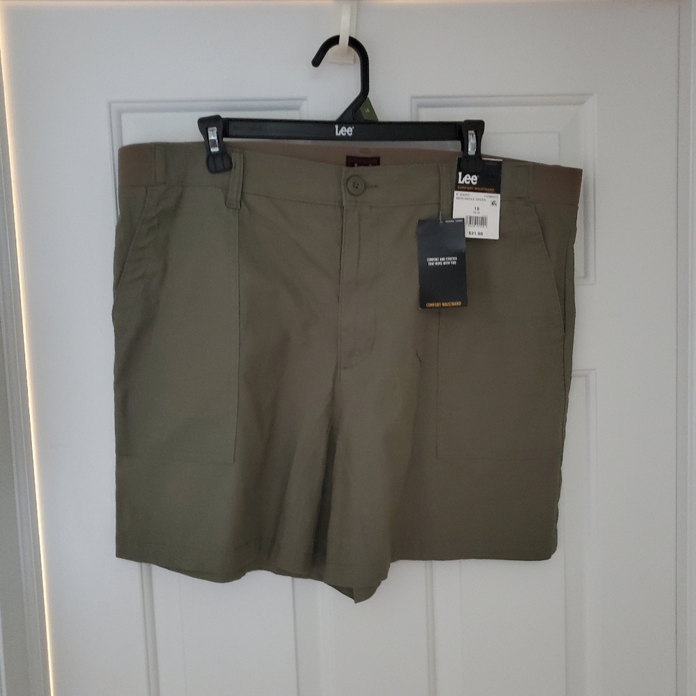 Lee Womens 18 Comfort Waistband Green Shorts New